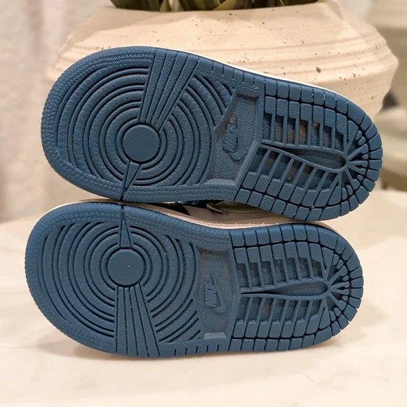 RARE Nike Air Jordan 1 Mid TD Green Abyss Frosted Spruce Size 5C 644507-300 - Picture 7 of 9